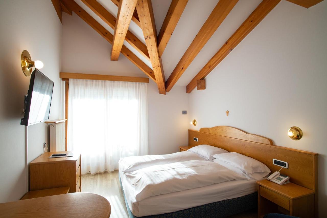 Hotel Europeo Alpine Charme & Wellness Pinzolo Exterior foto