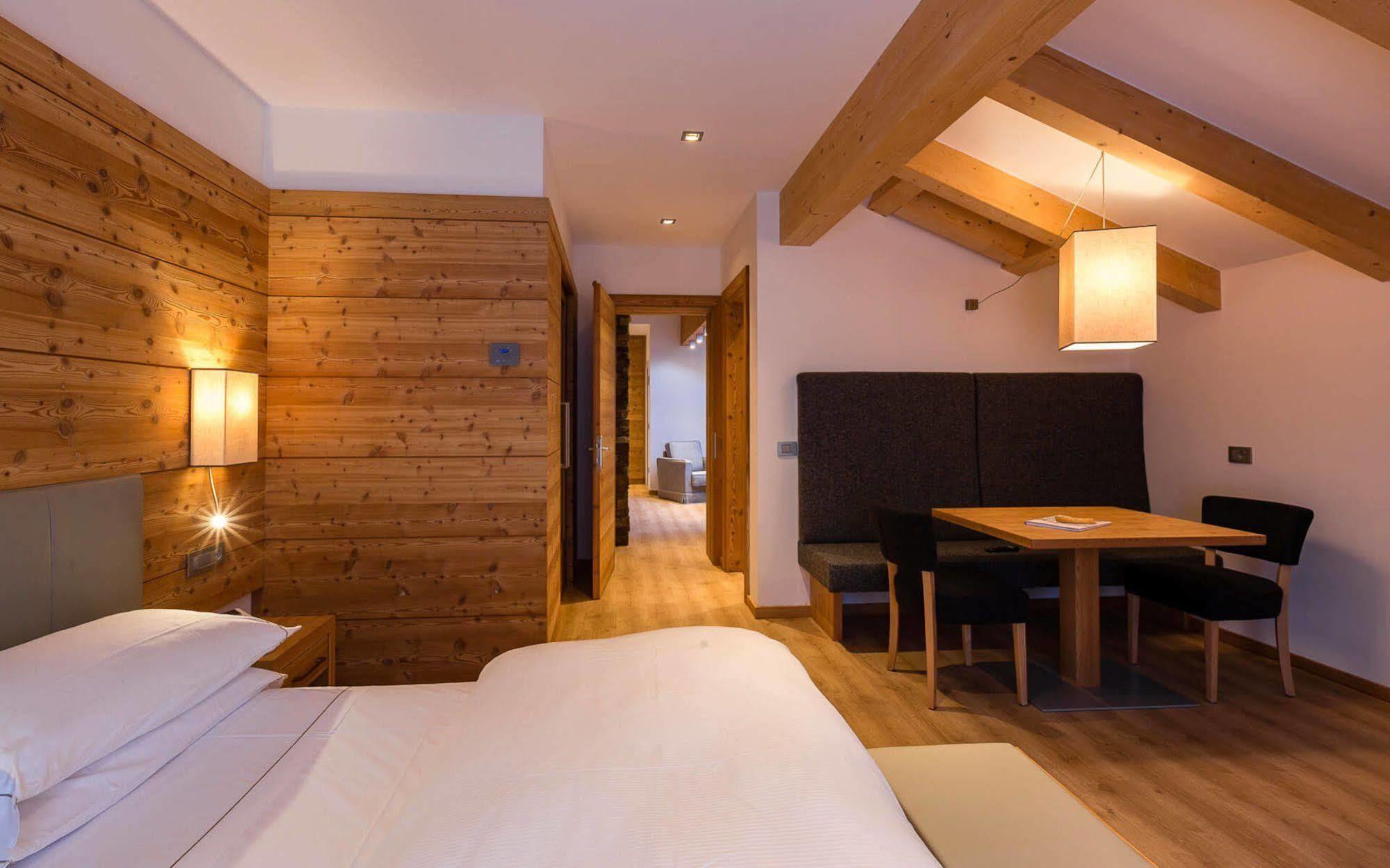 Hotel Europeo Alpine Charme & Wellness Pinzolo Exterior foto