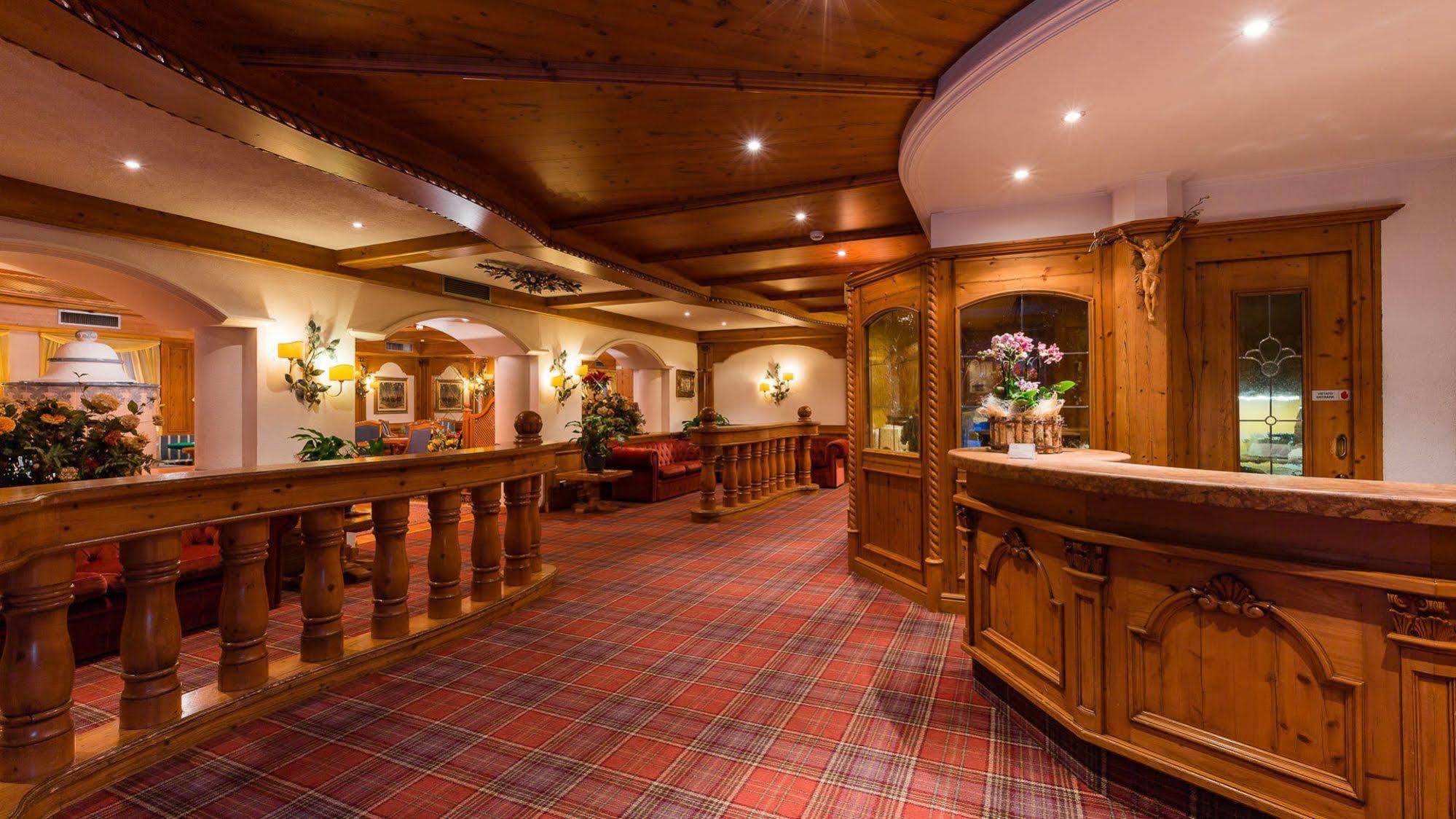Hotel Europeo Alpine Charme & Wellness Pinzolo Exterior foto
