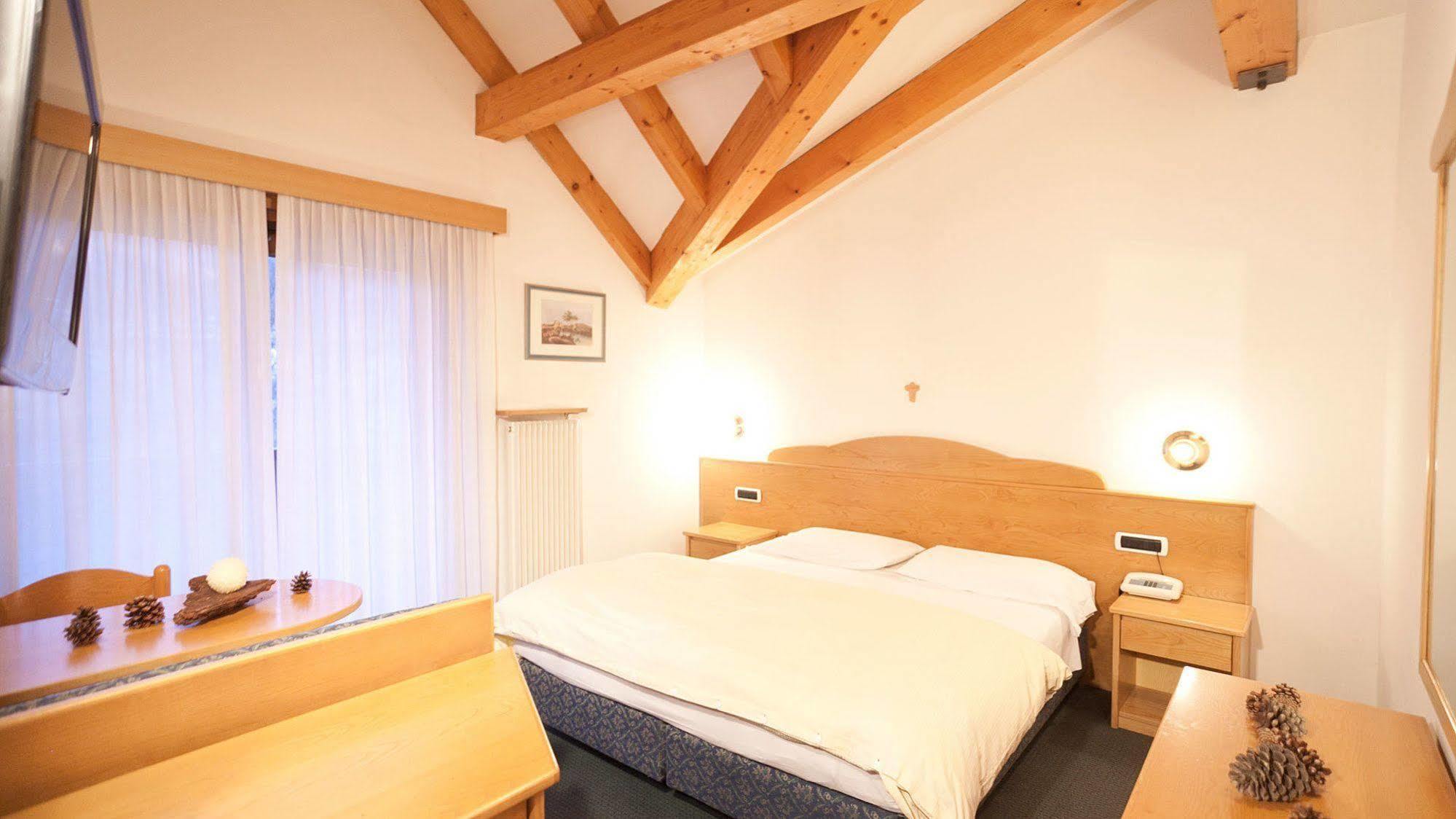 Hotel Europeo Alpine Charme & Wellness Pinzolo Exterior foto